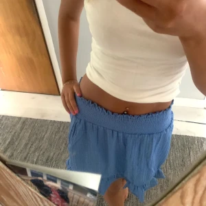 Blå kjol - Helt ny, jätte skön men inte min stil💙