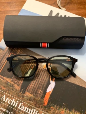 Carrera glasögon  - Helt nya carrera glasögon, orginalfodral med duk i medföljer. Skriv om du har fler frågor.
