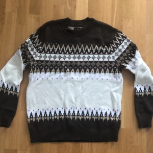Vans sweatshirt - Size small but fits like medium 