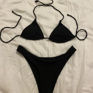 Svart bikini - Fin bikini som aldrig har används!