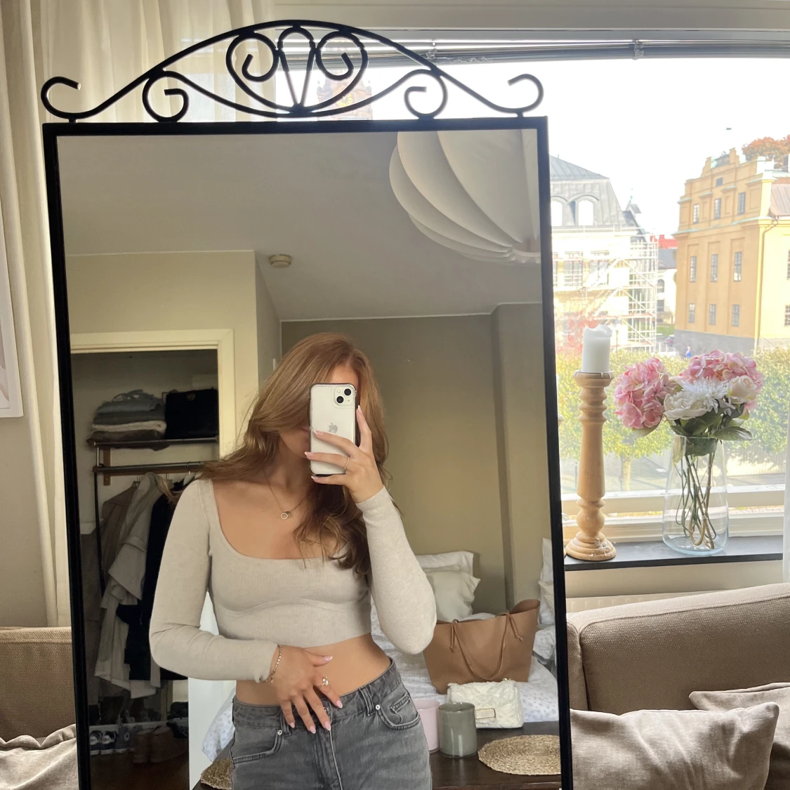 Kort beige långärmad topp