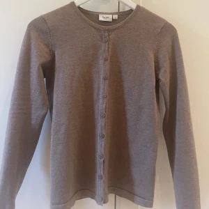 Kofta   - Säljer min fina kofta från saint tropez