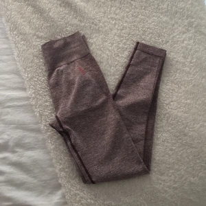 Tråningsthits - Från Gymshark, knappt använda, köpare står för frakt 