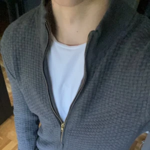 John Henric full zip - Fel fri inga defekter 8/10