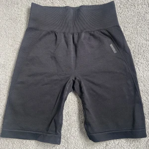 Gymshark flex shorts - Säljer dessa då de inte kommer till användning🙌 Knappt använda så skulle säga att de är i nyskick!