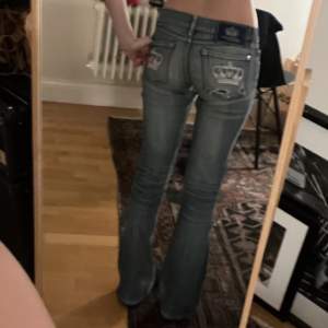 snygga lågmidjade bootcut jeans från victoria beckham, älskar! är själv 172 och dom passar perfekt!