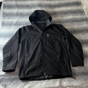 Haglöfs Jacka  - I bra skick knappt använd