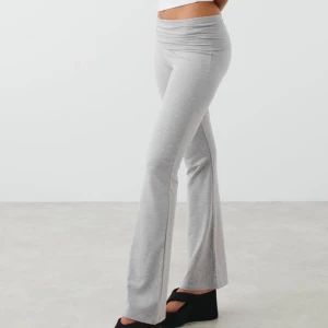 Yoga pants - Jättesköna o snygga yoga pants från Gina! Säljer för de är lite för korta