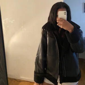 vinter jacka - Helt ny oanvänd i storlek S. Kommer intr till användning