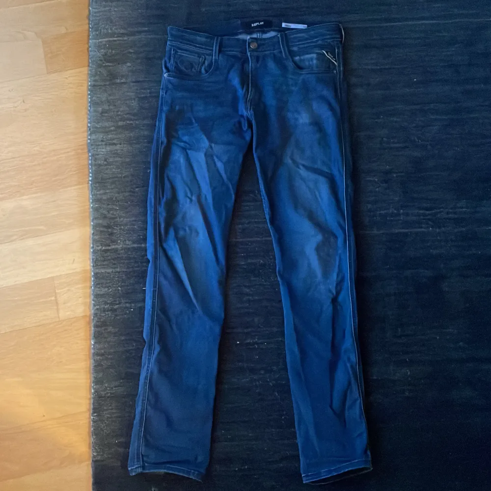 Riktigt snygga replay jeans. Skriv till mig om du vill ha fler bilder eller funderingar.. Jeans & Byxor.