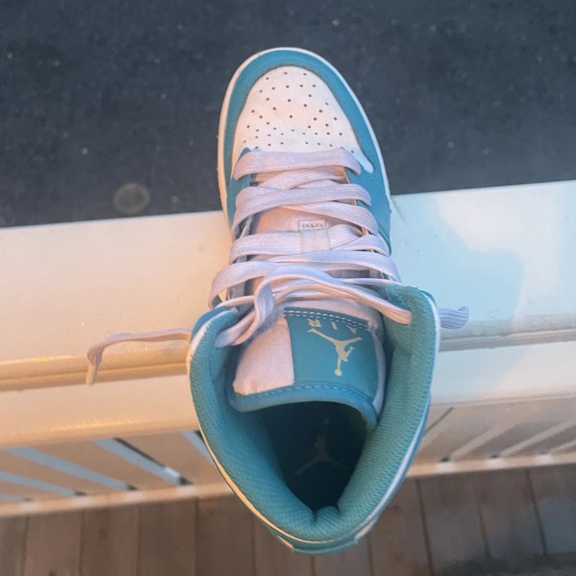 Säljer mina Jordan 1 WMNS mid - 90