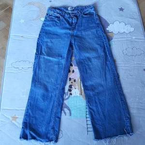 Höga byxor från lager 157 storlek m - Ett par höga byxor från lager 157 i storlek M 