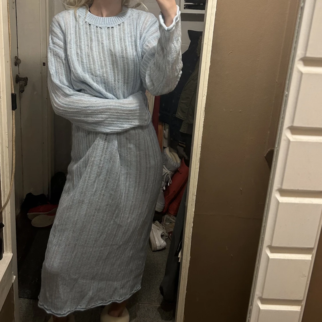 stickad långklänning