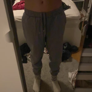 Mjukisbyxor  - Mjukisbyxor som är andvända max en gång fräscha och så gott som nya. 