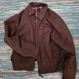 devold jacka  - devold jacka med snyggt flanell mönster på insidan, köpt secondhand 