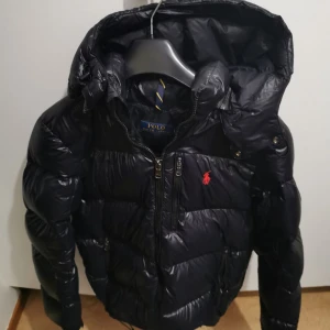 Polo jacka  - Ralph lauren jacka,bra skick,storlek smal och är öppen för byten.