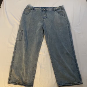 Vintage baggy jeans - Skitsnygga jeans i perfekt skick, passar till det mesta, köpta online