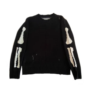 Skelettröja  - Svart tröja med skelettryck. Den är helt oanvänd och trycket är helt och fint :) 