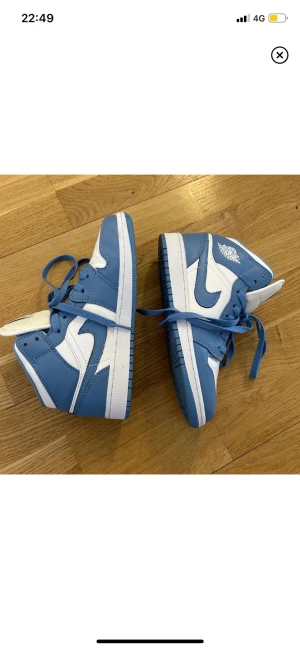 Jordans  - Säljer mina jordans som jag endast använt 1 gång då jag inte passar i dom. Köpte för cirka 1900 säljer för 1250kr + frakt då det är oanvända i princip🫶☀️