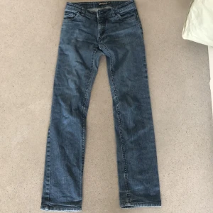 Lågmidjade jeans  - Supersnygga lågmidjade jeans! Storlek 34