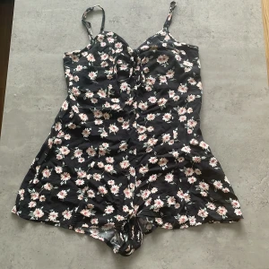 Jumpsuit  - ingen beskrivning 