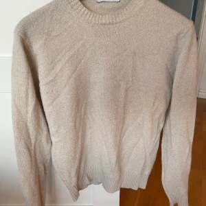 Kashmir tröja - Beige Kashmir tröja. Size: S, passar även XS.