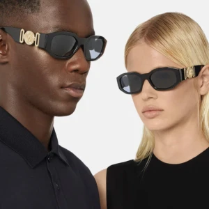 Versace Medusa solglasögon  - Helt nya äkta Versace medusa glasögon. Nypris 2800 kr. Kommer med kvitto och original förpackning 