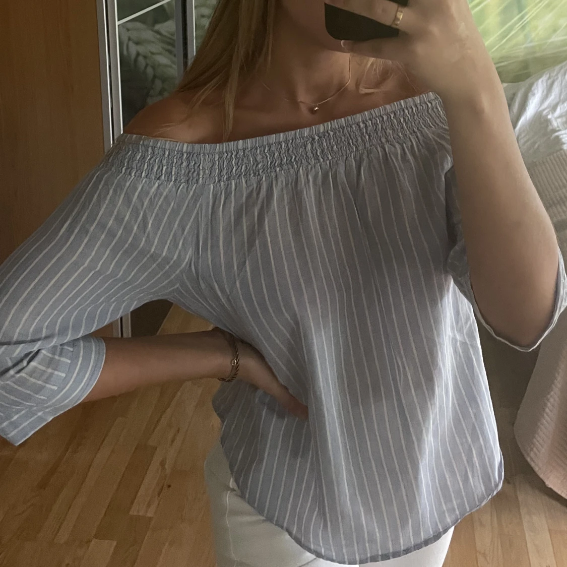 Off shoulder blus - 90