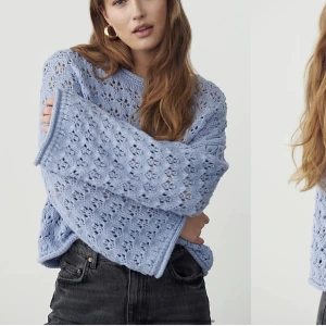 Blå stickad tröja🦋💙 - Blå stickad tröja, köpt i våras från Ginatricot. Storlek S🦋💙 ordinarie pris 399kr men säljer för 200+ frakt🌟