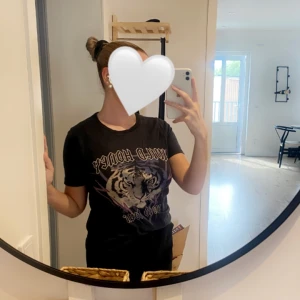 T-shirt GinaTricot - T-shirt från Gina i storlek S.