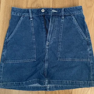 denim skirt 💙 - size 36 eur 🔵denim skirt! never wore it, its in perfect condition!