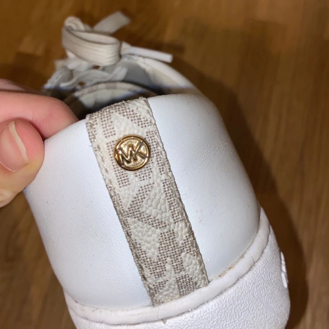 Michael kors låga sneakers - 90