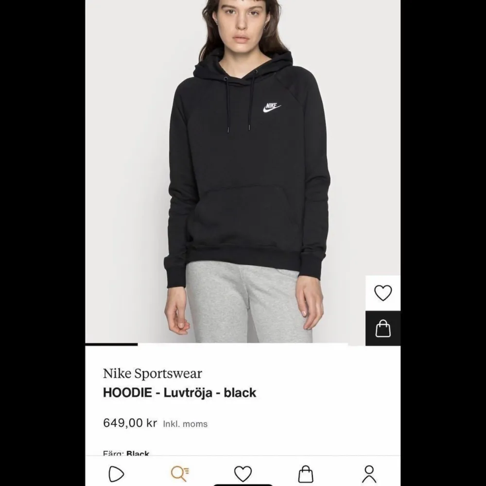 Heej! Säljer nu denna supersköna hoodie från Nike då den ej kommer till användning, där av är den i nyskick!🤩🌸 Frakt tillkommer. Hoodies.