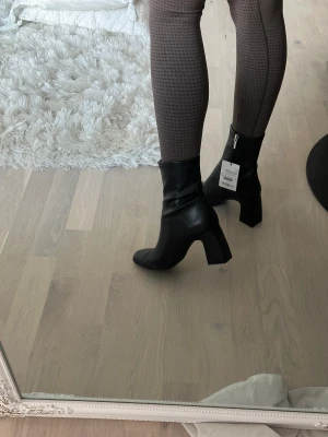Boots - Boots från Bershka. Aldrig använda. Storlek 37. Perfekt höst sko. 