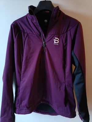 Skidjacka  - Skidjacka i färgen lila. Använd endast några få gånger! 