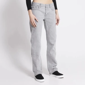 Gråa jeans - Gråa jeans från Lager 157! Helt oanvända och säljer de för 350kr fast nypriset ligger på 400kr❤️