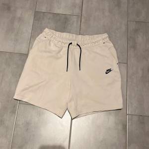 Nike shorts för bra pris. Köpta i London när min syster va där för några månader sen.