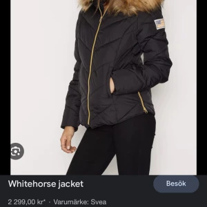 Svea jacka strl 38 (s/m) - Svea jacka i strl 38. Passar både s och m. Som ny! Exakt som den på bilden fast utan pälsen. 200 kr och hämtas i Trosa. Kan skicka men då står du för frakten.