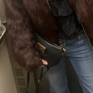 Marc Jacobs väska - Så fin Marc Jacobs väska! Säljer då den inte kommer till en större användning längre. Ställ frågor!👌🙌💞