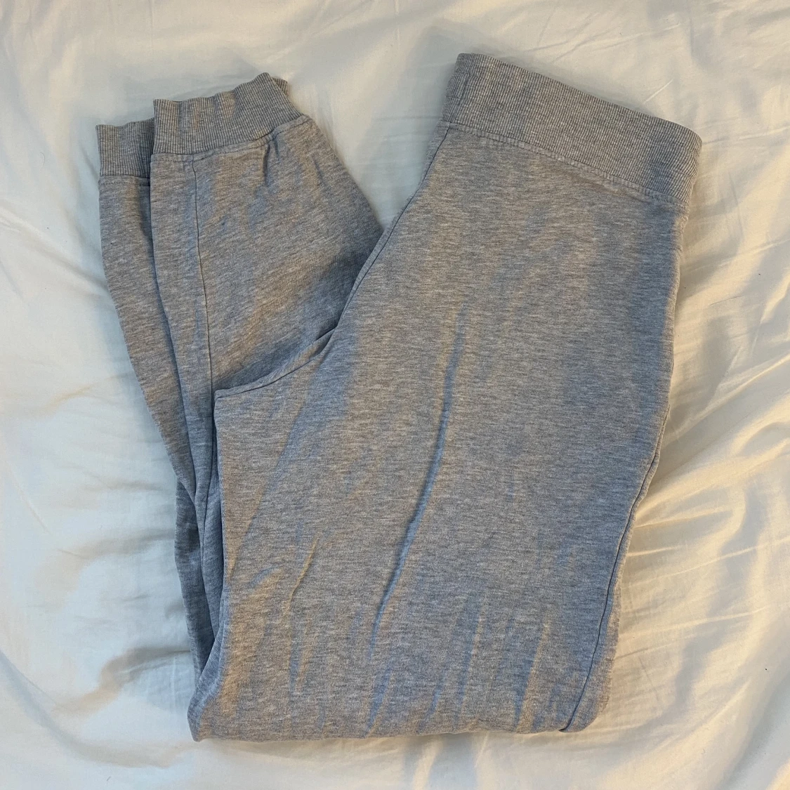 Gråa mjukisbyxor  - 90