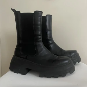 Boots - Boots från ASOS i storlek 38 (dock stora i storleken). Använt skick.