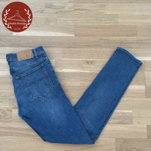 Tiger Of Sweden Jeans  - Just nu säljer vi dessa feta jeans från Tiger of Sweden i färgen, skick 8/10