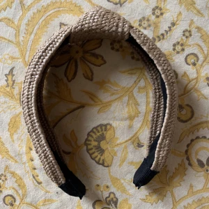 Hårband  - Jättefint hårband i fint skick!