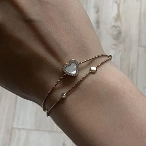 Fossil guldarmband - Vackert armband från Fossil i guldpläterat rostfritt stål 🖤Nypris cirka 500 kronor.