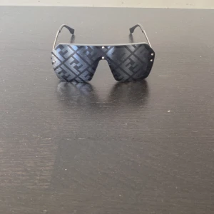 Fendi solglasögon  - Dom är helt nya 