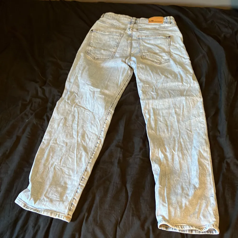 Ljusblå jeans loose/baggy Storlek 158. Jeans & Byxor.