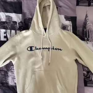 Champion hoodie / huvtröja i fantastiskt skick | Använd fåtal gånger | Storlek M 