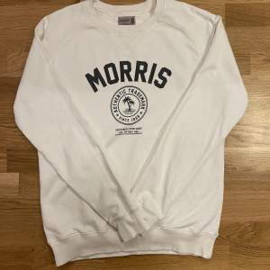 Morris sweatshirt i storlek M säljes då den är för liten för mig.  200kr