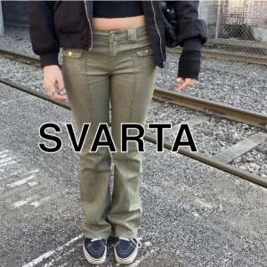 Populära hm byxor  - Säljer dessa populära hm byxor fast svarta. Skriv privat för frågor 💗