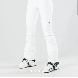 Slutsålda skidbyxor från Peak - Små i storleken 